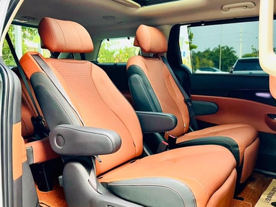 Bán xe Kia Carnival 2.2D Signature 2024, máy dầu, màu trắng. 6