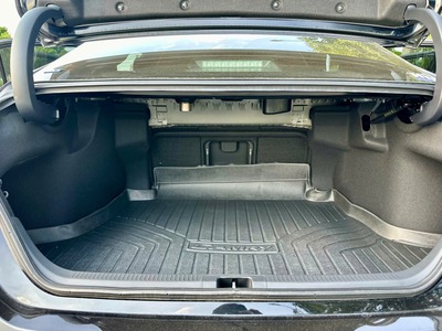 Bán xe Toyota Camry 2.5Q 2024, màu đen. 7