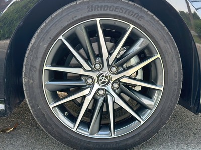 Bán xe Toyota Camry 2.5Q 2024, màu đen. 5