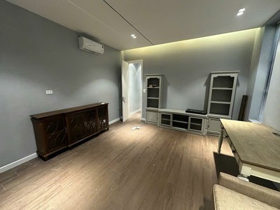 Nhà đẹp Tây Hồ 70m2 x 6 tầng thang máy - Ngõ thông - Lô góc 2 thoáng. 2