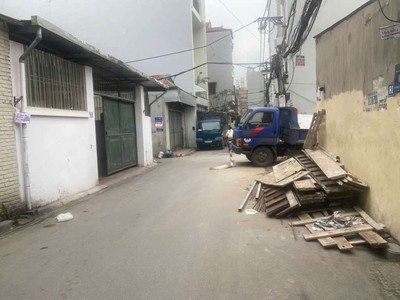 Bán đất rộng 140m ở cổ linh thạch bàn long biên oto tránh gần mặt phố mặt tiền: 5m 18 tỷ 0