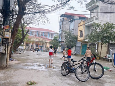 Bán nhà: tựu liệt, 34m2, 5 tầng, oto đỗ cửa, cạnh chợ, trường học. nhỉnh 6 tỷ chút 0