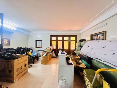 Hot bán nhà la thành - diện tích lớn- ngõ thông - 128m- 4 tầng- mt 6.5m- giá 27 tỷ 0