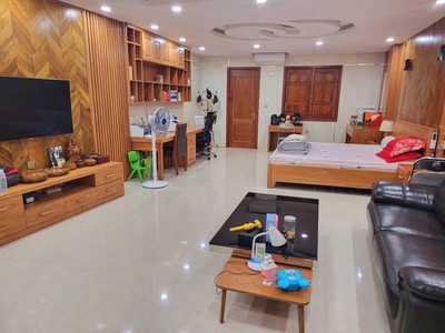 Bán nhà hot vip nhất đống đa . dt 120 m2 , 6t , mt 5 m . giá 47 tỷ . 2