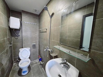 Bán tòa nhà 10p.kk phố võ chí công 50m2 6tầng thang máy 12.8 tỷ cầu giấy 3