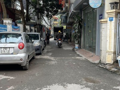 Bán nhà đường lạc long quân 51m2 x 1 tầng, mặt ngõ thông rộng ô tô tránh, chủ mới về đầu tư xây 6-7 0