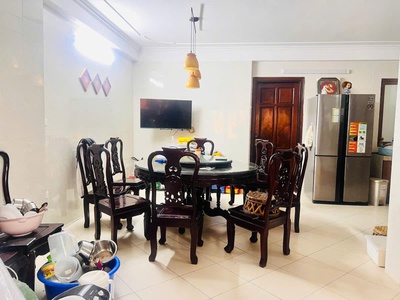 Hot bán nhà la thành - diện tích lớn- ngõ thông - 128m- 4 tầng- mt 6.5m- giá 27 tỷ 3