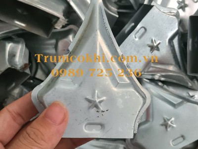 Chông hàng rào sắt hộp 40 80 mm 1