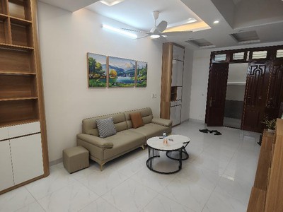 Nhà đẹp ở ngay - dân xây - 2 mặt thoáng - cách mp nguyễn hoàng 30m - ô chờ thang máy. 2