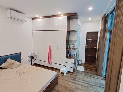 Quốc Tử Giám 26 m, 4 tầng, 3 phòng ngủ khép kín, nhà mới đẹp, sổ đỏ chính chủ. 3