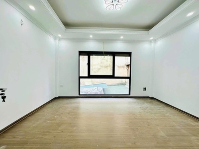 Quốc Tử Giám 26 m, 4 tầng, 3 phòng ngủ khép kín, nhà mới đẹp, sổ đỏ chính chủ. 1