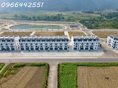 Bán căn shophouse trung tâm thị trấn hàng trạm yên thủy sẵn sổ 138m vh 20m nhỉnh 6 tỷ 2