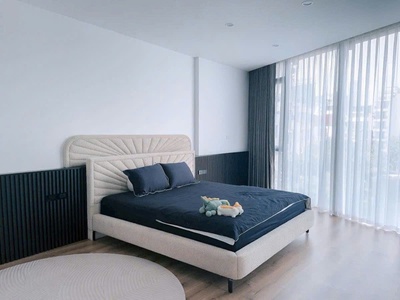 Bán nhà riêng mặt Hồ Đầm Tròn - Đội Cấn - Diện tích 52m2 - Giá 32 tỷ 5