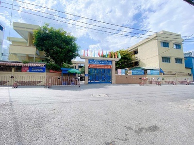 Gấp bán biệt thự mini giảm 2tỷ giá mới: 9tỷ8 -1 hầm 4 lầu-nội thất gỗ cao cấp-hxh thông-khu vip 1