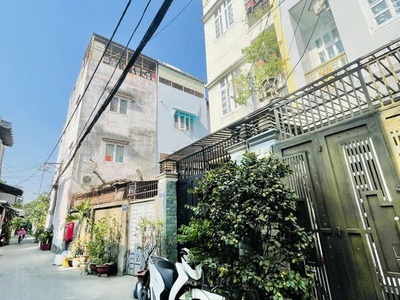 Giá mềm nhất quận tân phú : 6.2 tỷ - thoại ngọc hầu -  dt: 45m- trệt 2 lầu sân thượng.- 4 phòng 3