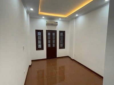 Nhỉnh 4 tỷ có ngay nhà mới 5 tầng ngõ phố lĩnh nam đầy đủ tiện ích 2