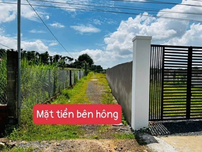 Rước khách trả 3ty ko bán  nay hạ còn giá chốt 2ty200  đất góc 2 mặt tiền 1