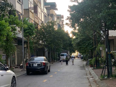 Bán đất phân lô siêu đẹp thạch bàn long biên đường oto tránh vỉa hè 79m mặt tiền: 5m 12 tỷ 2