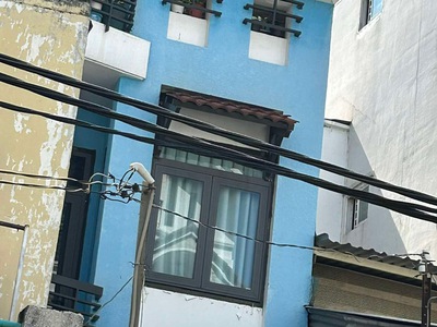 Vị trí  víp nha xe hơi đậu cửa quay đầu thoải mái -nhà mặt tiền đ. xóm chiếu-thuận tiện đi lại qua 0