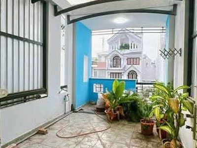 Vị trí  víp nha xe hơi đậu cửa quay đầu thoải mái -nhà mặt tiền đ. xóm chiếu-thuận tiện đi lại qua 3