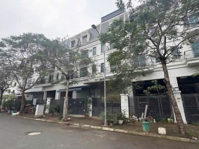 Bán nhà phân lô,ô tô tránh,vỉa hè- phố sài đồng- 98m2 4 tầng, mt 6,5m- giá 15,6 tỷ. 3