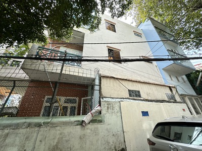 Chính chủ bán nhà 2 mặt tiền hẻm ô tô, tại lê quang định, dt 96m2, 4pn, 3wc, mặt tiền 6,5m 1