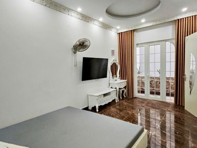 Nhà đẹp Ba Đình 75m2 x mặt tiền 4.5M - Ngõ thẳng tắp, thông thoáng - Sân vườn để xe. 2