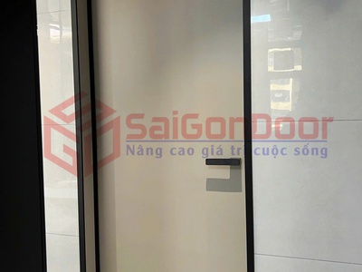 Cửa gỗ Carbon sang trọng 1