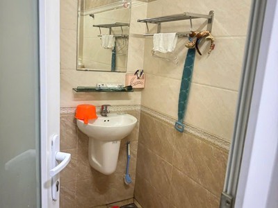 Nhà đẹp 5x20m full nội thất xịn, 3 lầu, 4pn, 5wc, sân xe 7 chỗ 4