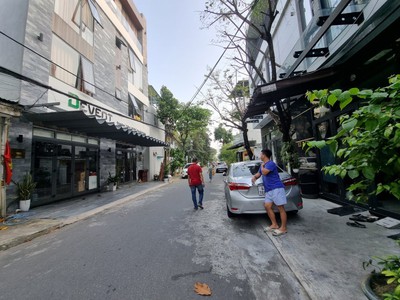 Đất 150m    ngang 6m   xây căn hộ 7 tầng cho thuê cực tốt giá hơn 9 tỷ 2