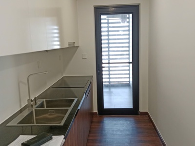 Cho thuê căn góc 2  phòng ngủ 2wc giá tốt - view ngoại khu võ văn kiệt 4