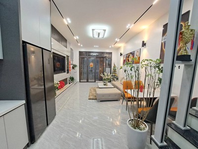 Bán nhà trung tâm hoàng mai, 42m2, 4 tầng, mt 4.5m giá nhỉnh 7 tỷ 0