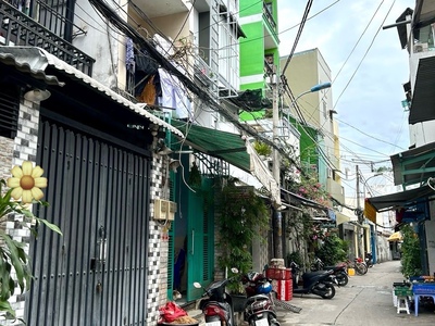 Nhà bán mặt tiền  đoàn văn bơ- khu vực kinh doanh đa ngành nghề- xe hơi tới cửa. 1