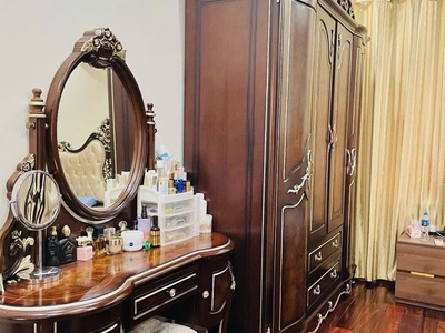  nhà  hoàng cầu - ô tô cách 10m - gần bãi gửi xe - dân xây chắc chắn 0