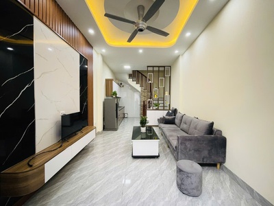 Cần bán nhà nam dư lĩnh nam 32m 5tầng 4 phòng thất giá 4.95 tỷ sổ riêng 2