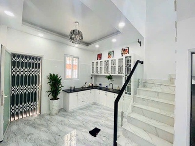 Giá mềm nhất quận tân phú : 9.4 tỷ - trịnh đình trọng - phú trung- 5 tầng btct có 5pn 4 wc - lh: 2