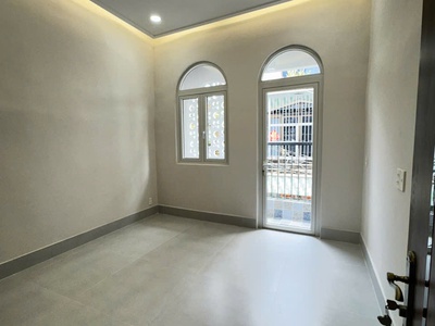 Bán gấp giá mềm nhất quận 6 : 5.5 tỷ - minh phụng - p.2 - dt: 35m - 3.5m x 10m - 1 trệt -1 lửng- 1 3