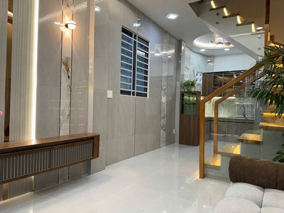 Giá mề- lê đạum nhất quận 11: 3.78 tỷ - lê đại hành - dt:30m - 3m x 10 m - 1 trệt 1 lầu- 2 pn 2 wc 2