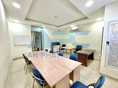 Thuê văn phòng Nam Phát Center 10tr - Máy lạnh, bàn ghế, xe rộng rãi, vị trí đẹp  Nguồn: https://bat 2