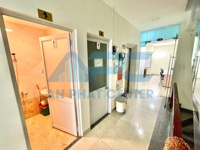 Thuê văn phòng Nam Phát Center 10tr - Máy lạnh, bàn ghế, xe rộng rãi, vị trí đẹp  Nguồn: https://bat 4