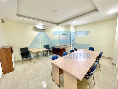 Thuê văn phòng Nam Phát Center 10tr - Máy lạnh, bàn ghế, xe rộng rãi, vị trí đẹp  Nguồn: https://bat 5