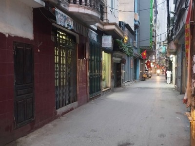 Chính chủ bán gấp nhà căn góc, 211 phố khương trung, thanh xuân. dt: 78 m , 3 tầng, mt 3,5m. 10,5 0