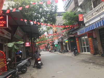 Bán nhà bùi xương trạch 4 tầng ,dt 70m2 giá 24ty  bàn giao fun nội thất 4