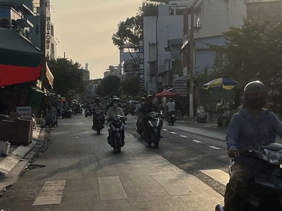 Giá mềm nhất quận 11: 19.8 tỷ -trần quý - dt: 88.m - 4x22m- 4 tầng gồm 1 trệt , 1 lửng , 2 lầu sân 2