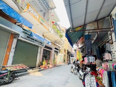 Chào bán căn nhà 3 tầng kinh doanh buôn bán được, ngay tại trung tâm tp phủ lý ngay gần cổng chợ 2