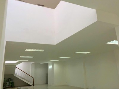 Bán gấp nhà mặt tiền kinh doanh tại  hoàng diệu, đà nẵng, 138 triệu/m2, 239m2, 6pn, 6wc, liên hệ 2