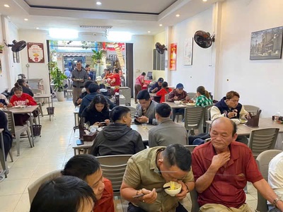 Mình cần sang nhượng lại mặt bằng trung tâm thành phố hải châu 2 - ông ích khiêm 1