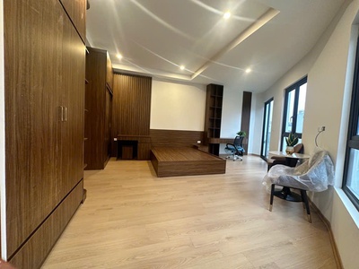 Bán ngọc thụy - ô tô ngủ trong nhà- nhà mới- mặt tiền rộng thênh thang-lô góc 2 mặt thoáng- thang 0