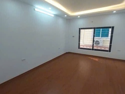 Nhà đẹp nguyễn văn linh hơn 4 tỷ, 30m2, mt 4m, 5 tầng, gần ô tô 2