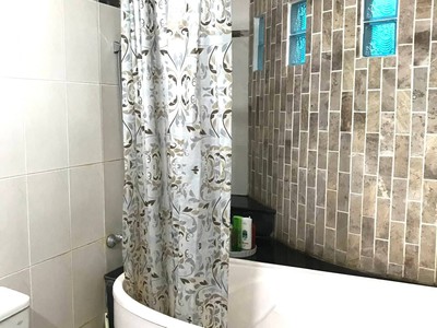 Chủ cần tiền gấp giảm 700tr nay chỉ còn 8 tỷ 600 có ngay căn nhà 3 tầng ngang khủng 6.5m ngay lê 4